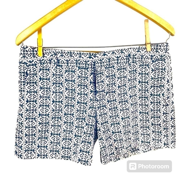 Banana Republic Shorts navy/white design size 4 - Picture 1 of 5